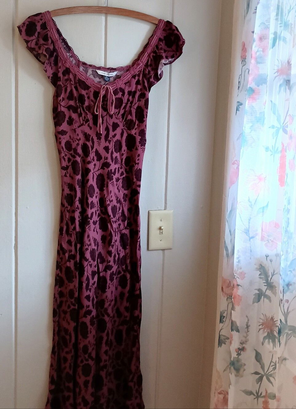 Burgundy Floral Print Midi Dress